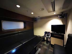thumbnail: Karaoke room