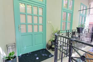 thumbnail: Interior entrance