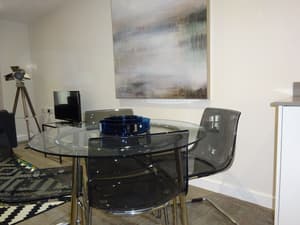 thumbnail: In-room dining