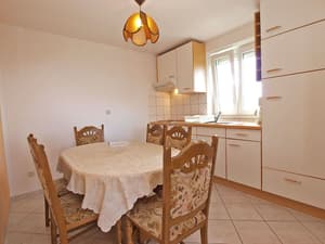 thumbnail: In-room dining