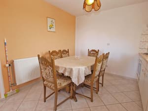 thumbnail: In-room dining