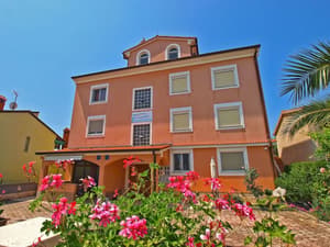 thumbnail: Exterior
