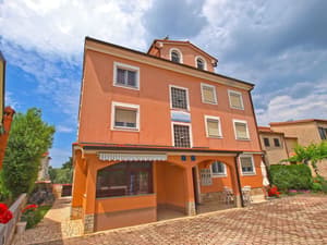 thumbnail: Exterior