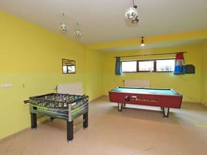 thumbnail: Game room
