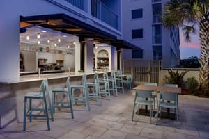 thumbnail: Bar (on property)
