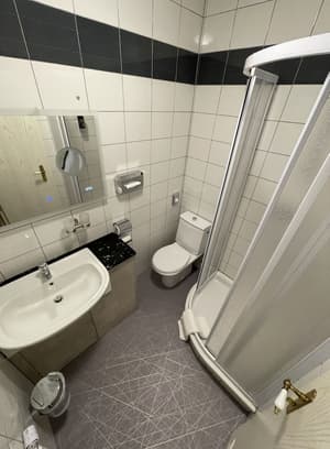 thumbnail: Bathroom