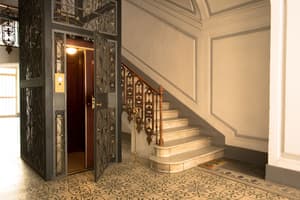 thumbnail: Interior entrance