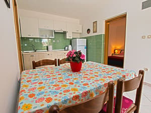 thumbnail: In-room dining