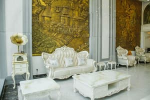 thumbnail: Lobby sitting area