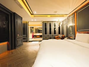 thumbnail: Room