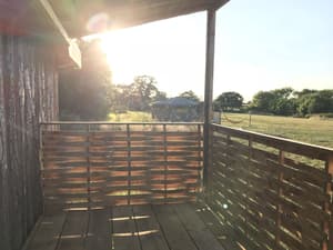 thumbnail: Exterior detail