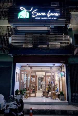 thumbnail: Interior detail