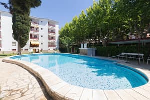 thumbnail: Outdoor pool