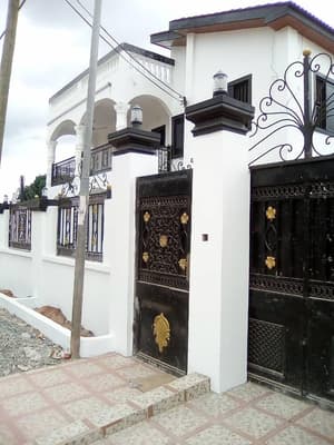 thumbnail: Front of property