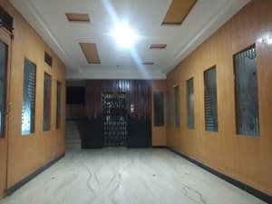 thumbnail: Hallway