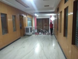 thumbnail: Hallway