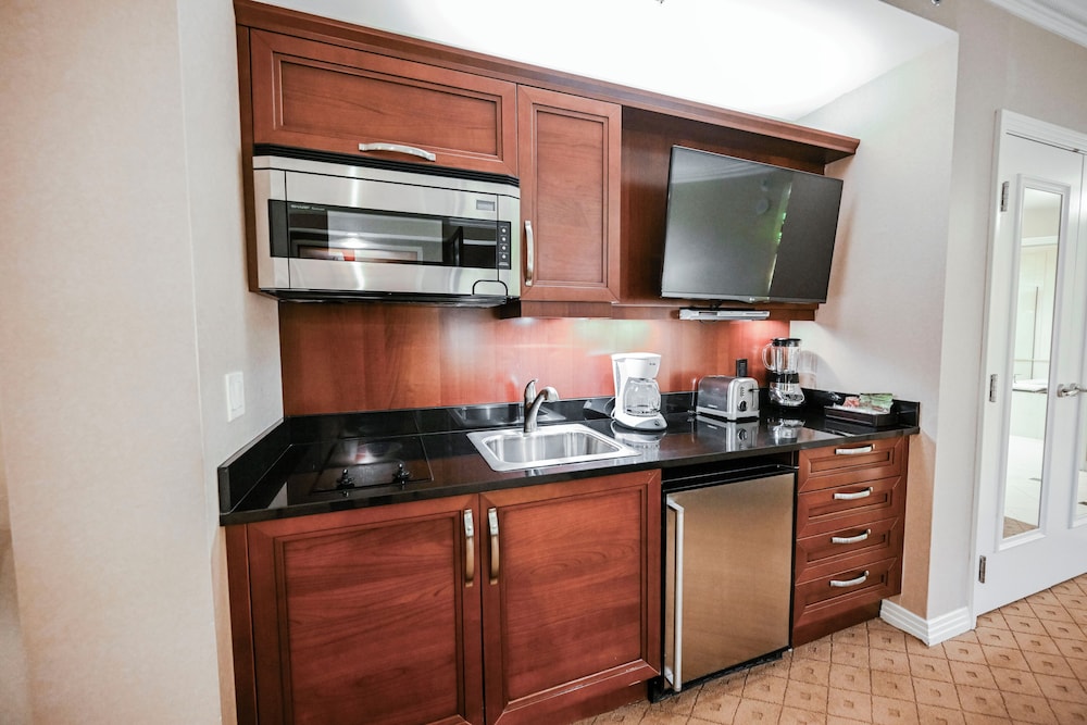 Private kitchenette