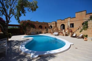 thumbnail: Outdoor pool
