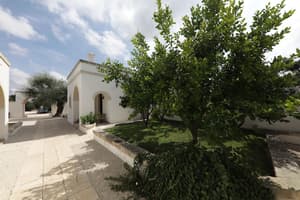 thumbnail: Exterior