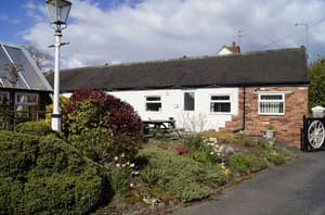 thumbnail: Front of property