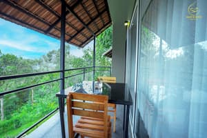 thumbnail: Balcony