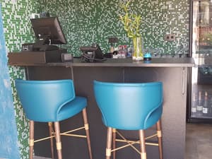 thumbnail: Bar (on property)