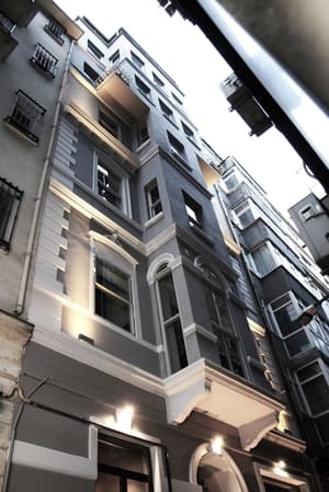 thumbnail: Front of property
