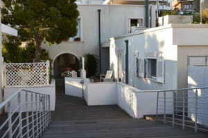 thumbnail: Exterior
