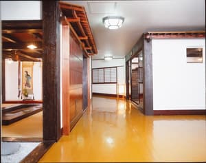 thumbnail: Hallway