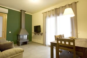 thumbnail: In-room dining