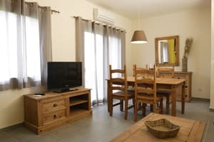 thumbnail: In-room dining