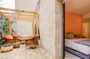 thumbnail: Terrace/patio
