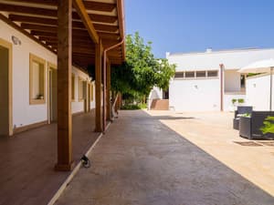thumbnail: Exterior