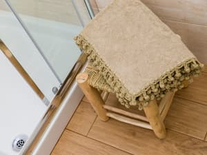 thumbnail: Bathroom amenities