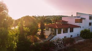 thumbnail: Exterior