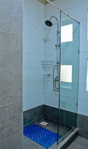 thumbnail: Bathroom shower