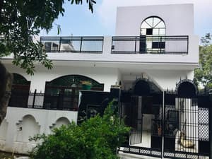 thumbnail: Front of property