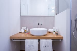 thumbnail: Bathroom