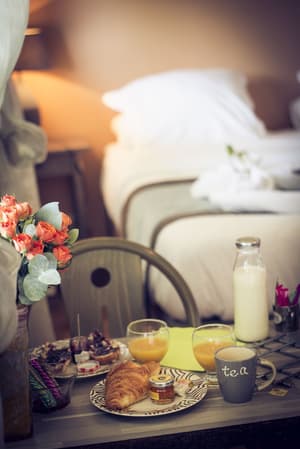 thumbnail: In-room dining