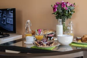 thumbnail: In-room dining