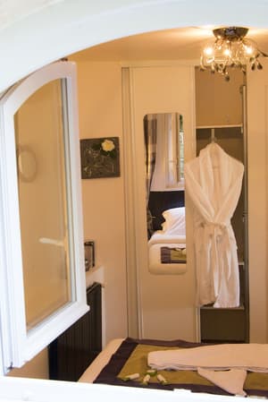 thumbnail: Room amenity