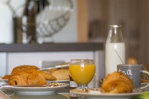 thumbnail: In-room dining