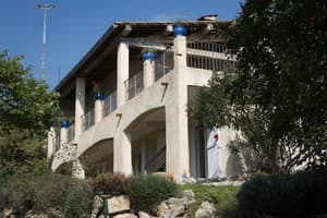 thumbnail: Exterior