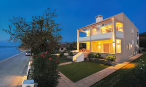 thumbnail: Exterior