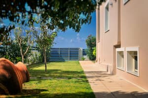 thumbnail: Exterior