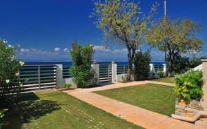 thumbnail: Exterior