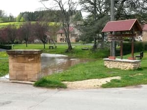 thumbnail: Front of property