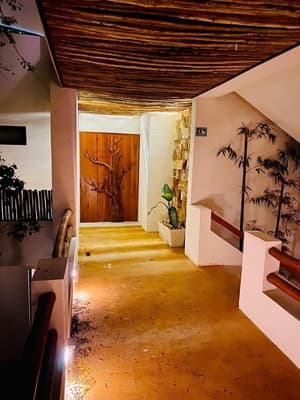 thumbnail: Hallway