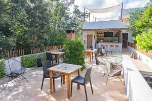 thumbnail: Bar (on property)