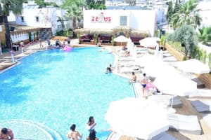 thumbnail: Pool